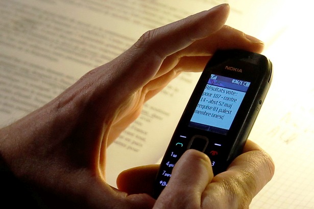 Trafik Layanan SMS Merosot Rata-rata 15% per Bulan